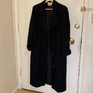 Vintage stunning 100% wool tailored coat size 10 EUC with button and cuff detail